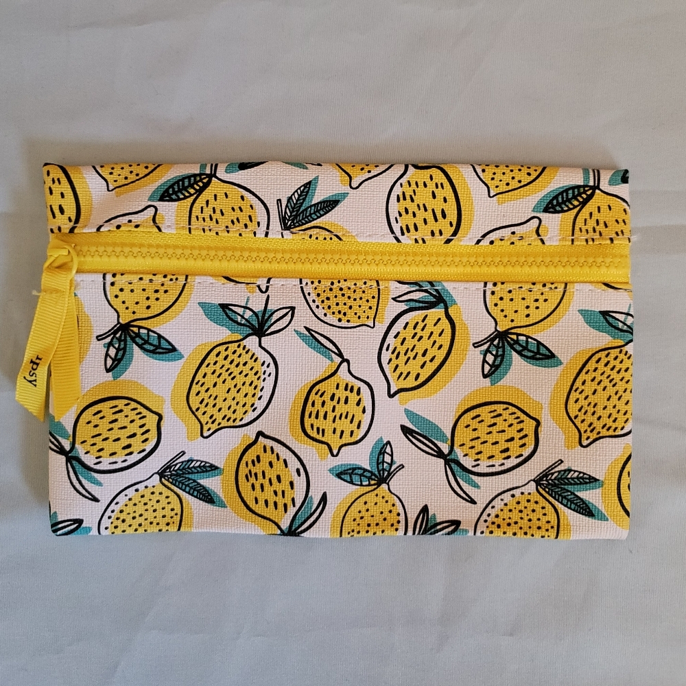 NWOT Ipsy Cosmetic Makeup Glam Bag (April 2019)